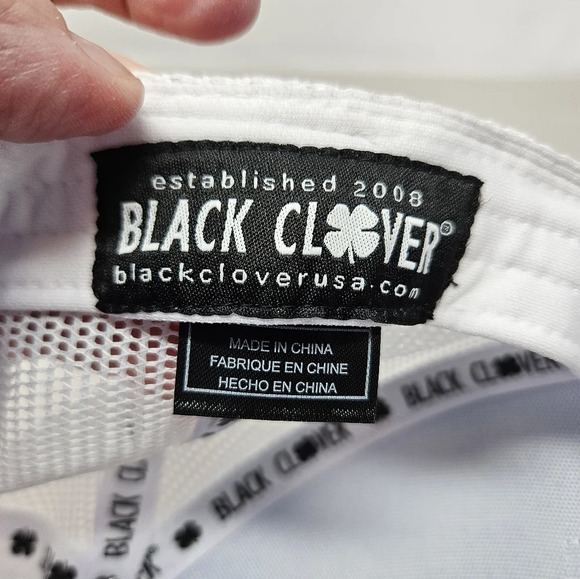 Black Clover Mens Snap Back Baseball Cap Hat Blue-White Mesh Adj. Live Lucky - Picture 8 of 9